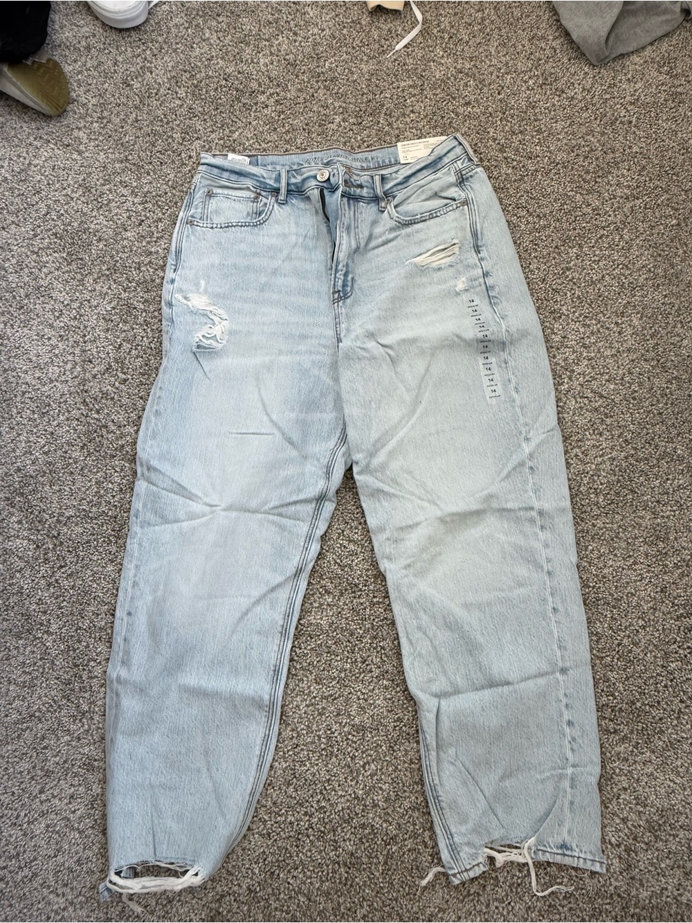 American Eagle Outfitters Light Blue Distressed Boyfriend Jeans